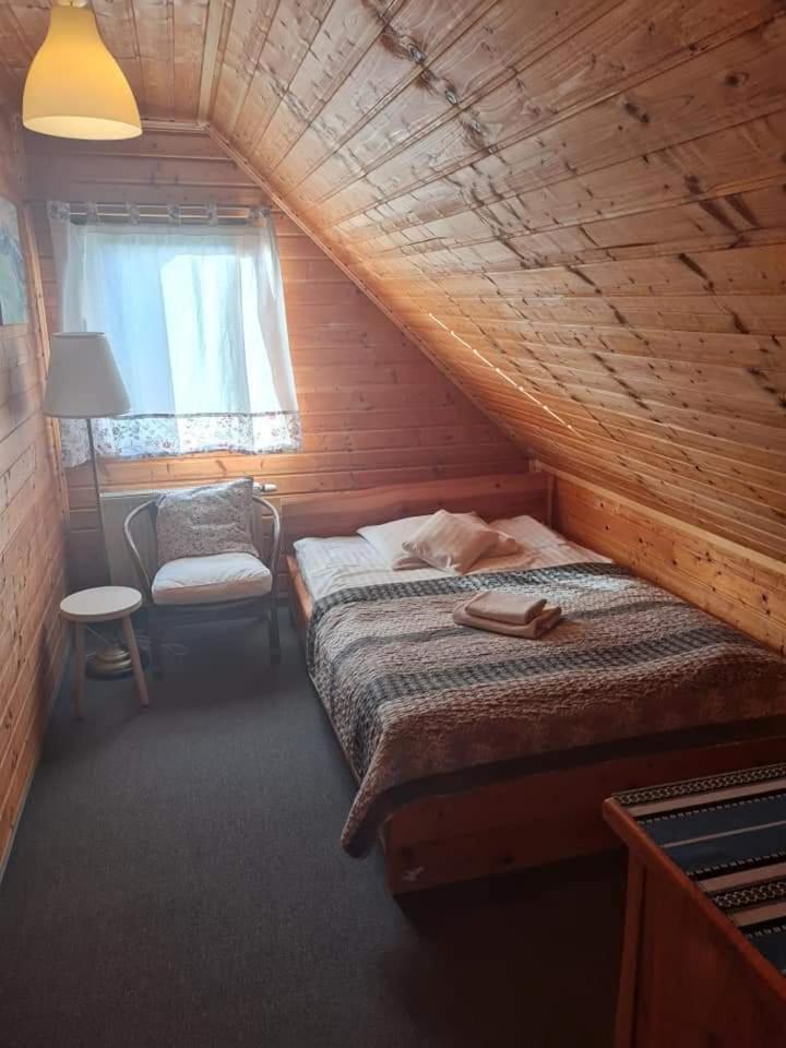 Wilcza Jama - Domki Z Bali Lutowiska Habitación foto